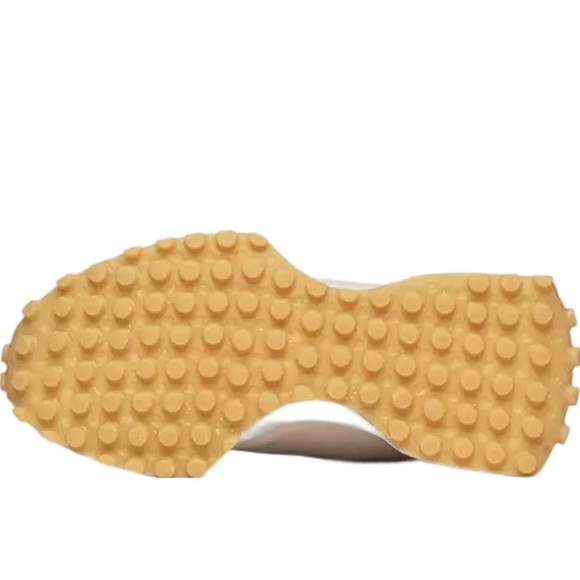 New Balance 327 Gum Cream Sneakers - Picture 6 of 11